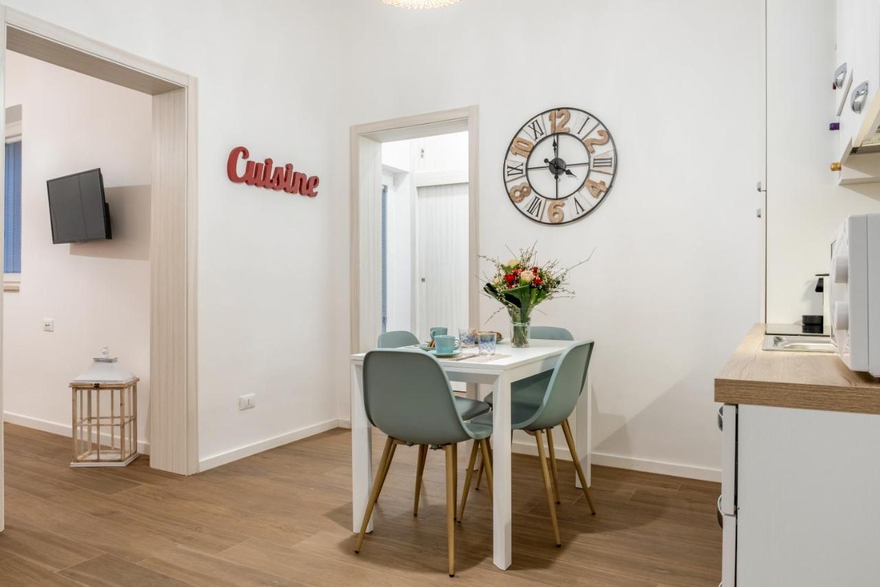Donna Teresa Central & Cozy Apartment ตารันโต ภายนอก รูปภาพ