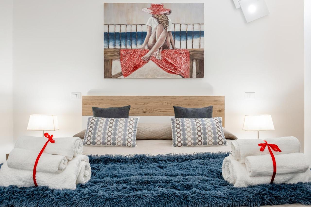 Donna Teresa Central & Cozy Apartment ตารันโต ภายนอก รูปภาพ